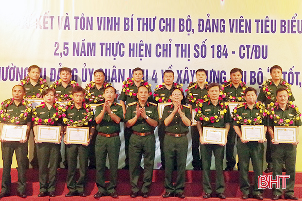 Đảng ủy Quân sự Hà Tĩnh khen thưởng 16 bí thư chi bộ, đảng viên tiêu biểu