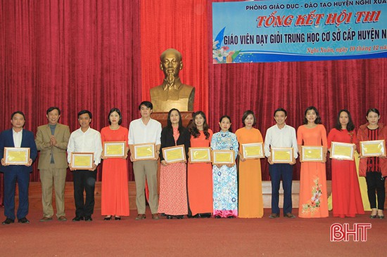 112 giáo viên Nghi Xuân được công nhận danh hiệu giáo viên giỏi cấp huyện