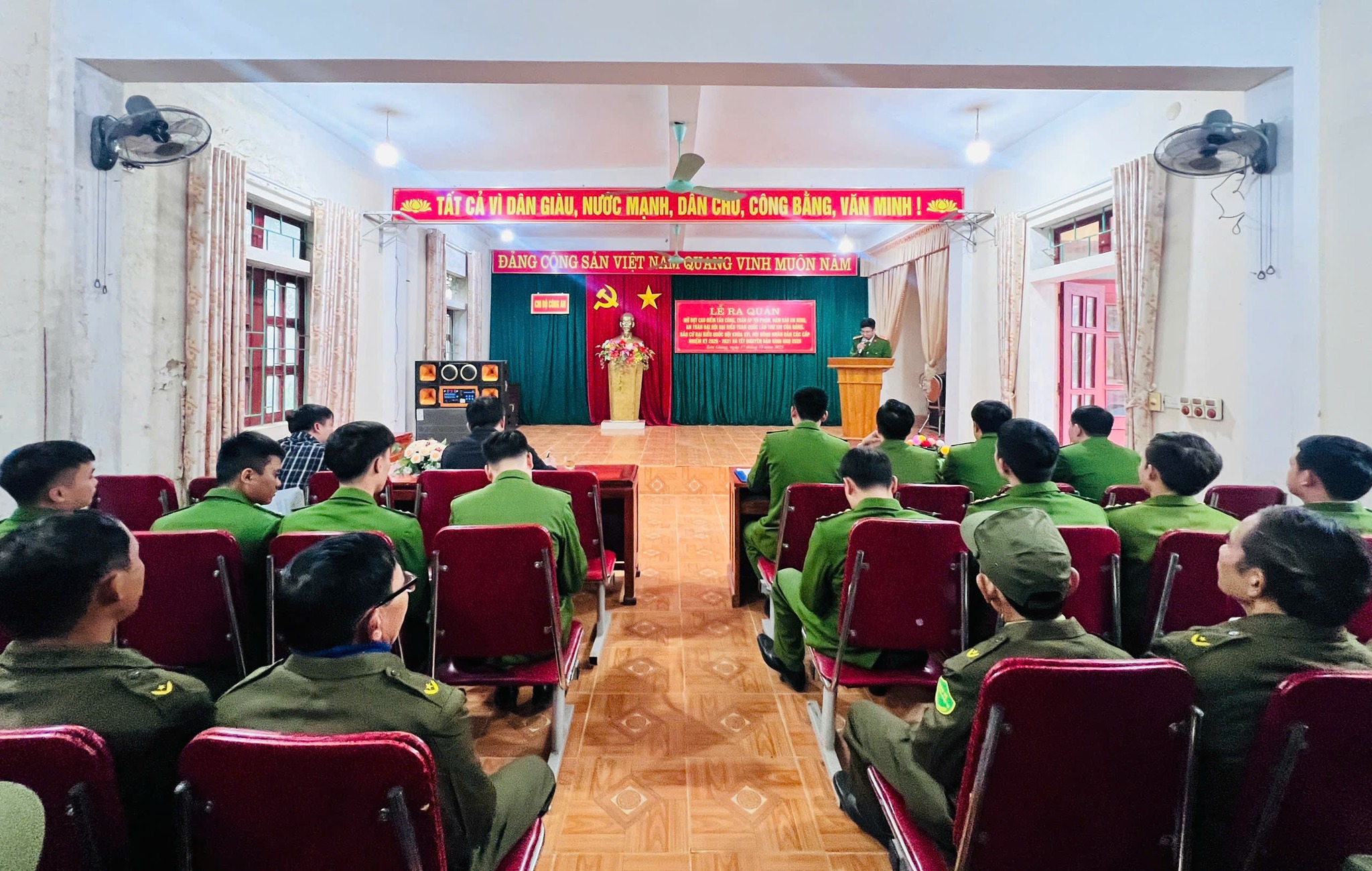 Công an xã Sơn Giang ra quân cao điểm tấn công, trấn áp tội phạm, bảo đảm an ninh trật tự