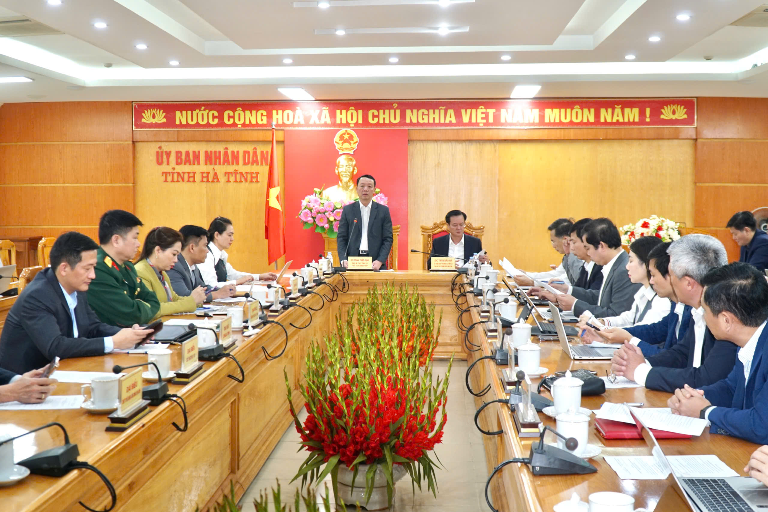 UBND tỉnh họp soát xét tổng thể công tác chuẩn bị Lễ kỷ niệm 260 năm Ngày sinh Đại thi hào Nguyễn Du