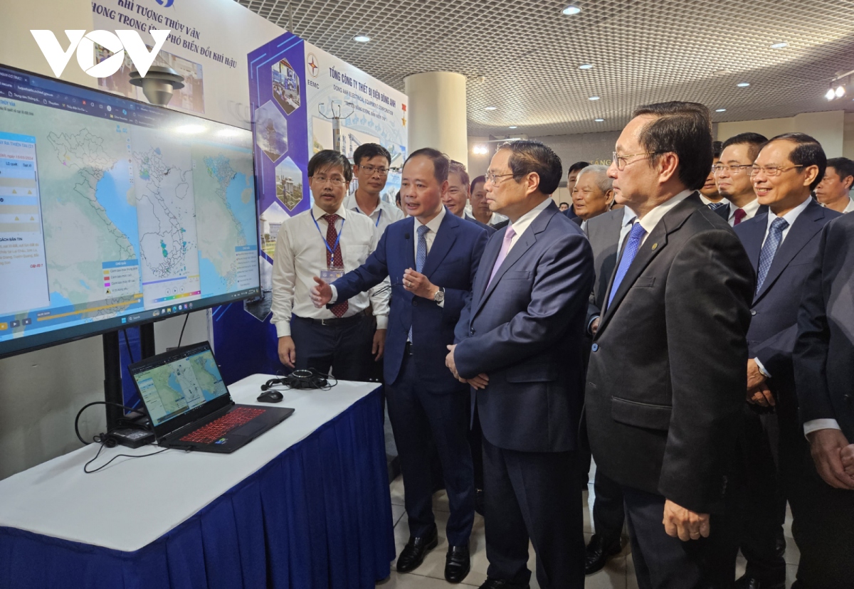 Thủ tướng dự Lễ chào mừng ngày Khoa học và Công nghệ Việt Nam