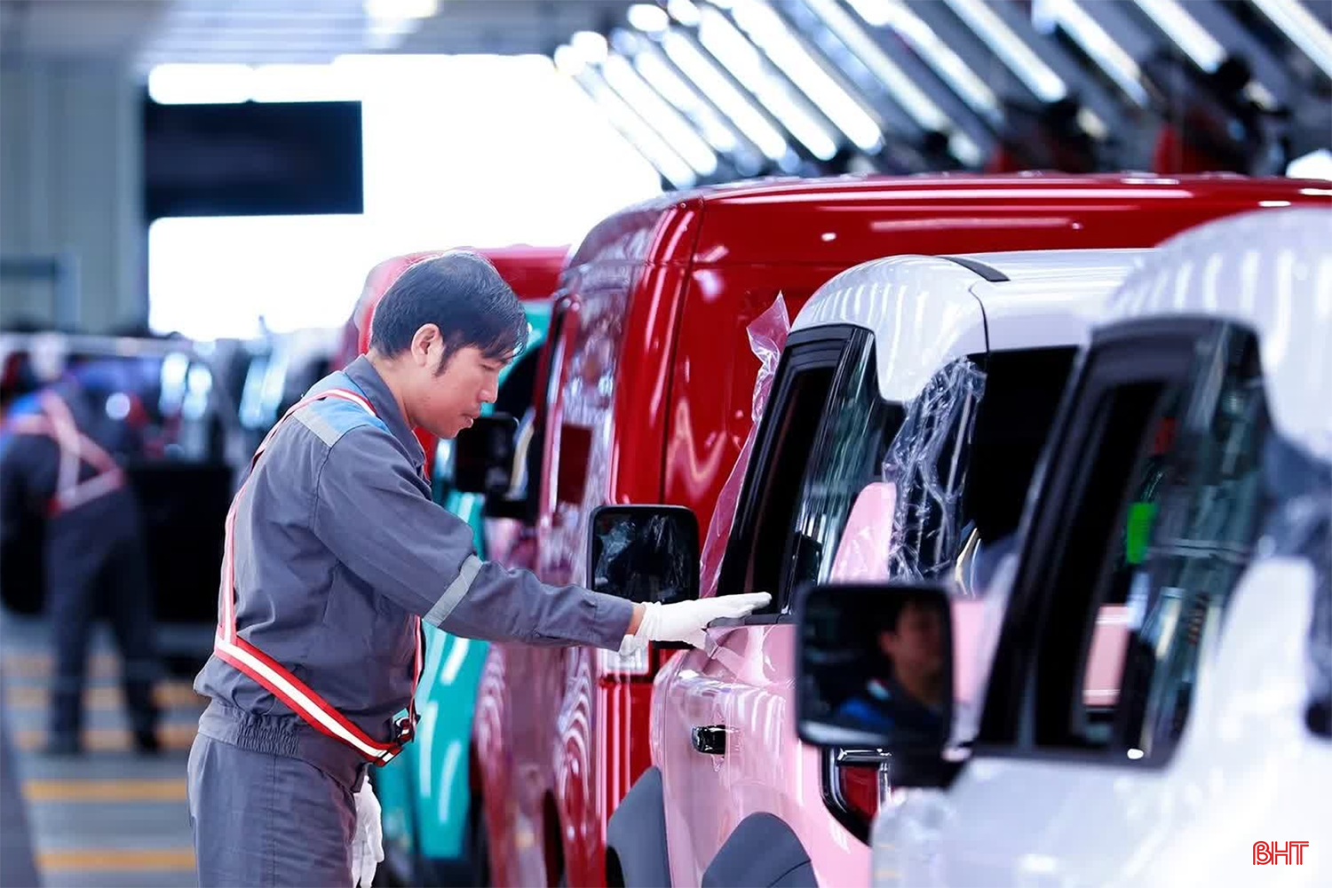 Tuyển 1.900 nhân sự cho Nhà máy Sản xuất ô tô điện VinFast Hà Tĩnh 