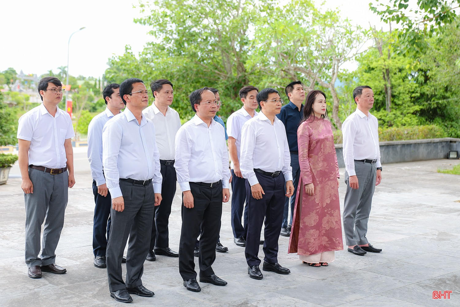 Phó Thủ tướng Nguyễn Văn Thắng tri ân các anh hùng liệt sĩ tại Ngã ba Đồng Lộc 