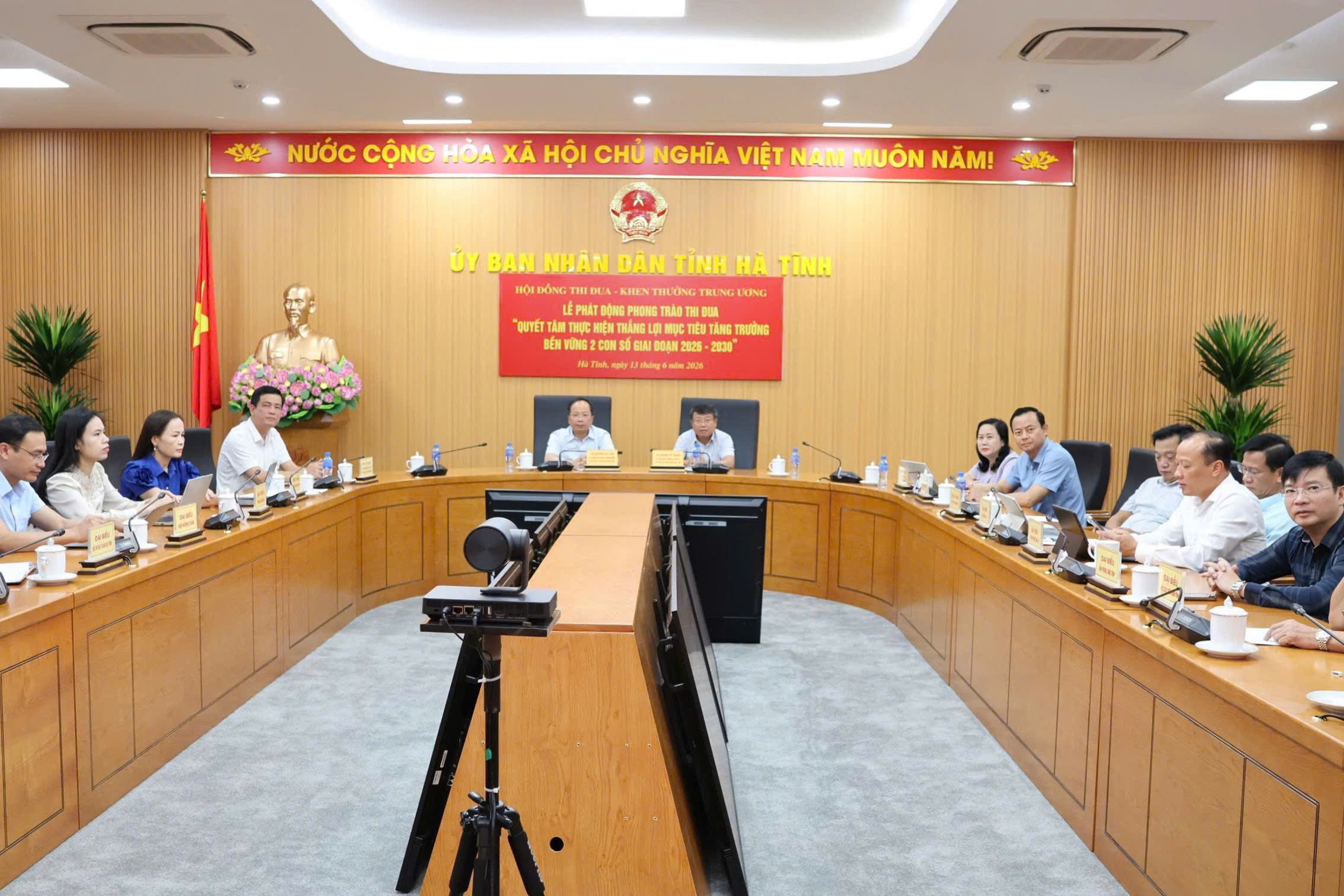 Phát động phong trào thi đua toàn quốc: Quyết tâm thực hiện thắng lợi mục tiêu tăng trưởng bền vững 2 con số giai đoạn 2026–2030 