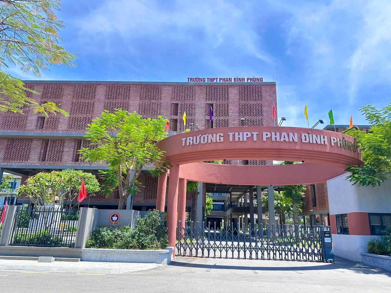 Hà Tĩnh điều chỉnh chỉ tiêu tuyển sinh lớp 10 THPT công lập lên tối đa 77% 