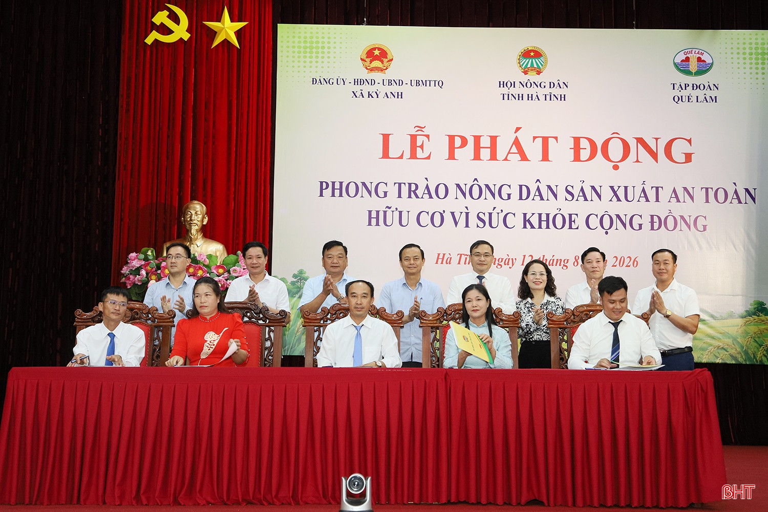 Phát động phong trào "Nông dân sản xuất an toàn, hữu cơ vì sức khỏe cộng đồng" 