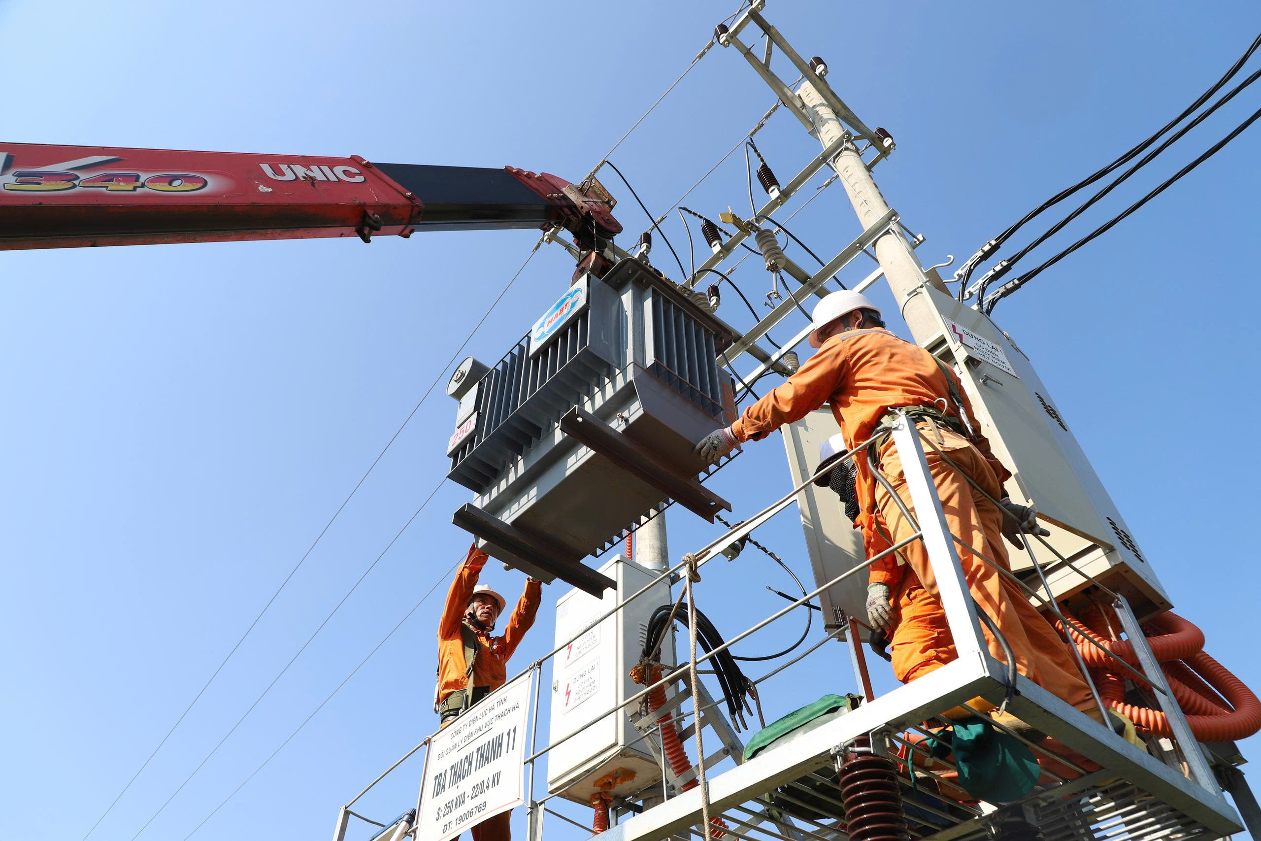 Phụ tải điện Hà Tĩnh lập đỉnh mới, tăng hơn 37% so với mức cao nhất tháng 6/2025  