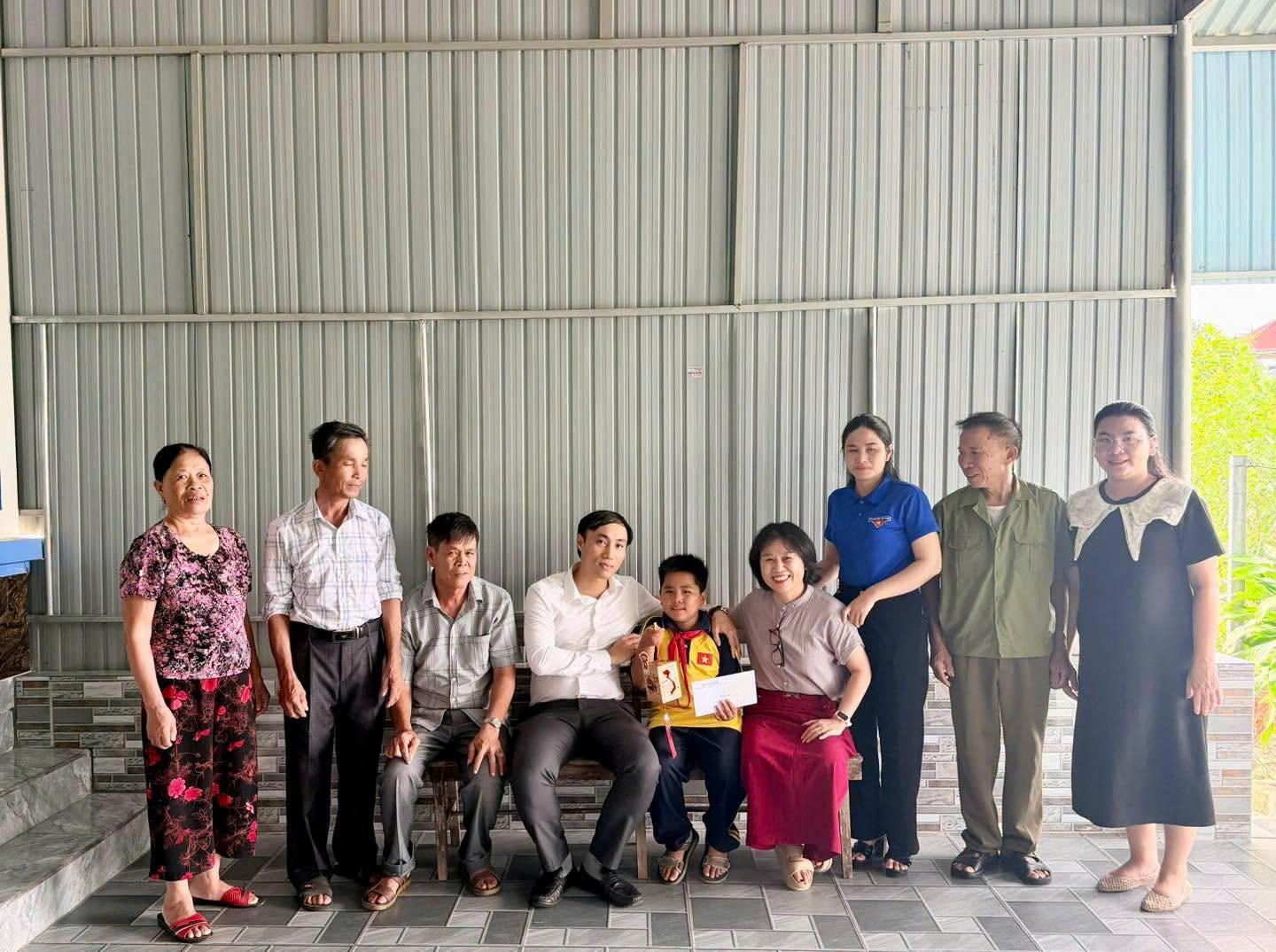 Xã Thiên Cầm trao yêu thương, gửi niềm vui Trung thu đến trẻ em khó khăn