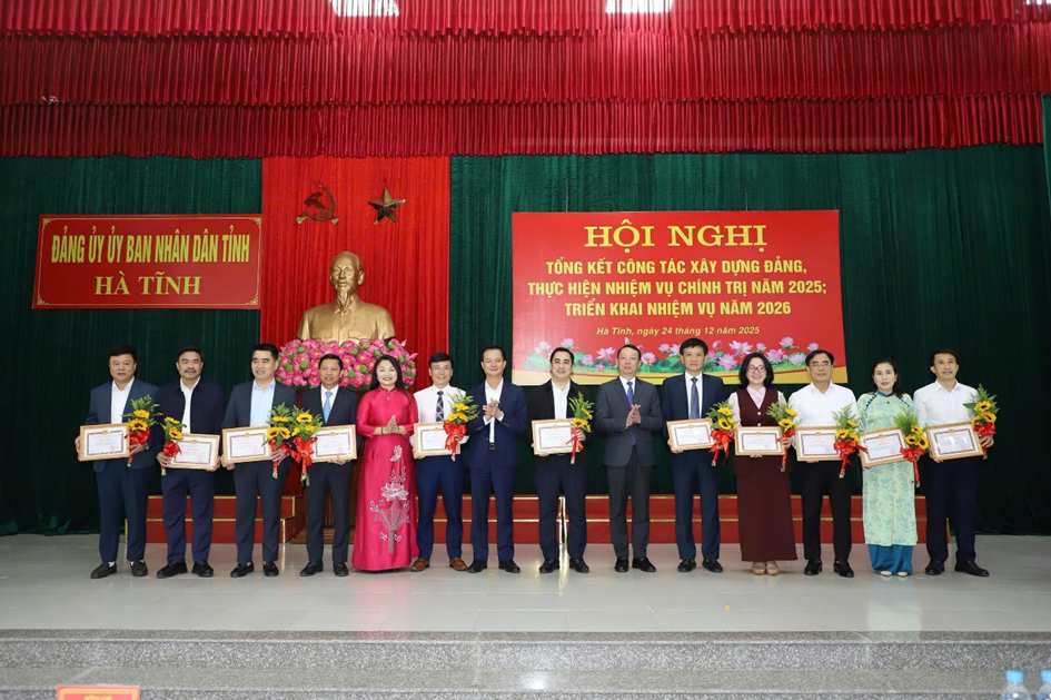 Dấu ấn lãnh đạo của Đảng bộ trong 35 năm xây dựng và phát triển Công ty Điện lực Hà Tĩnh
