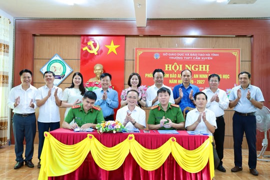 THPT Cẩm Xuyên xây dựng cơ chế phối hợp bảo đảm an toàn, an ninh tại hai điểm trường