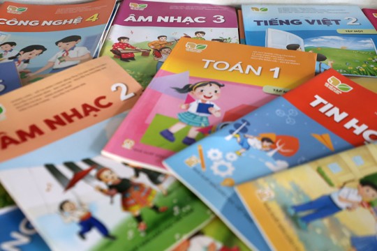Thiếu sách giáo khoa: Bộ GD&ĐT nêu nguyên nhân, yêu cầu không để tái diễn 