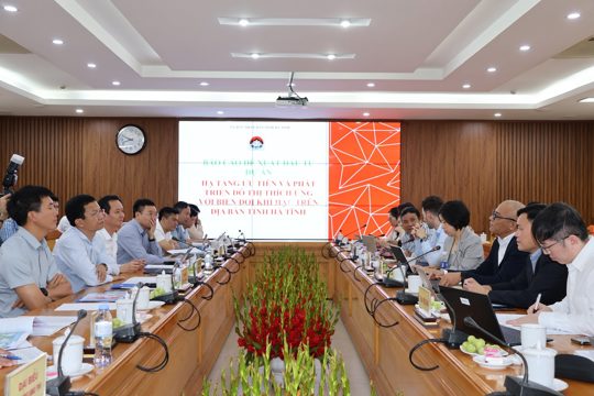Hà Tĩnh làm việc với Bộ Tài chính và Ngân hàng Thế giới về dự án hạ tầng đô thị thích ứng biến đổi khí hậu 