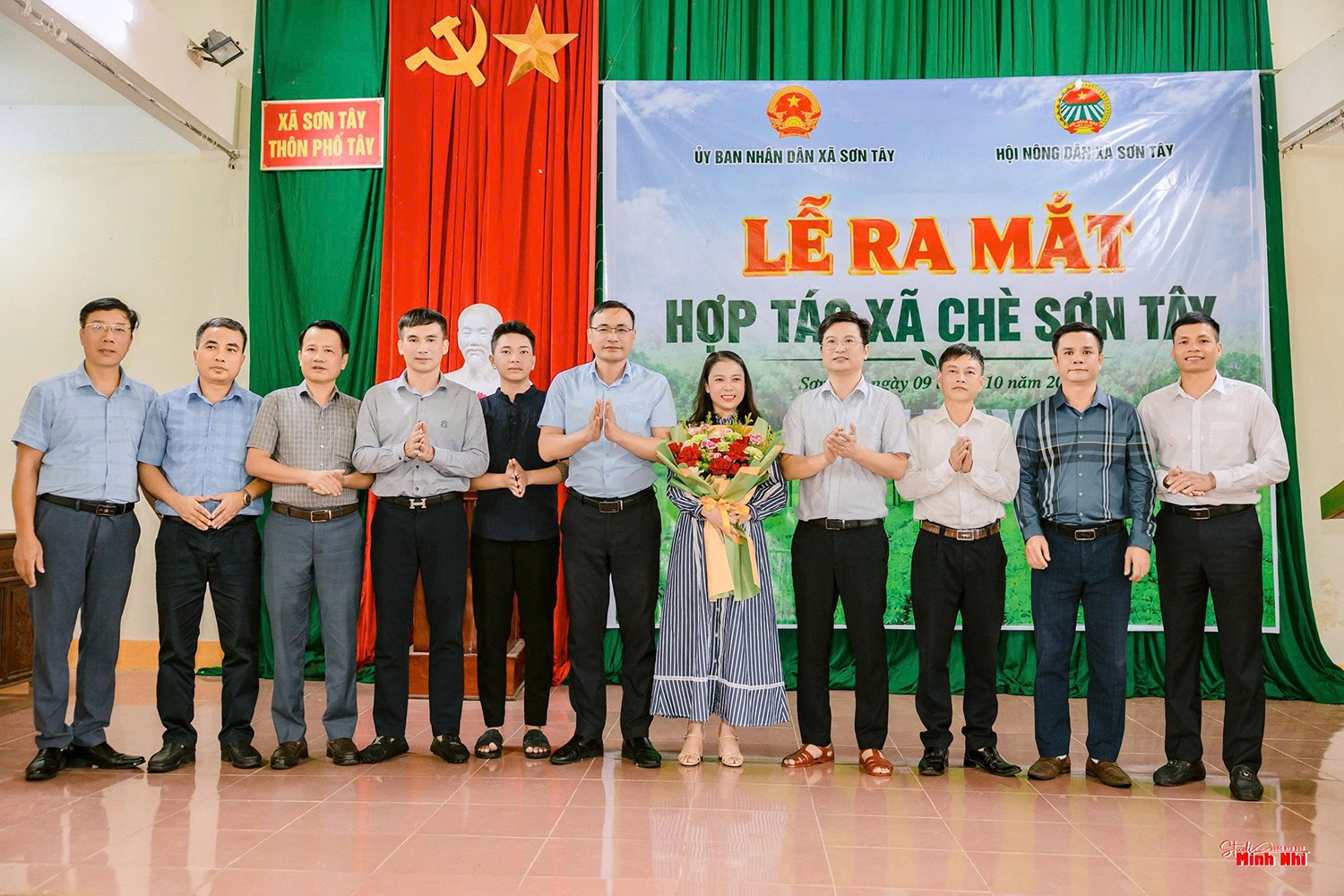 UBND xã Sơn Tây và Hội Nông dân xã Sơn Tây tổ chức lễ ra mắt Hợp tác xã Chè Sơn Tây, mở ra hướng liên kết sản xuất, tiêu thụ, góp phần nâng cao thu nhập cho người trồng chè. 2aobor4wko0dgyhxyjdwmjy4l20k4pnzr0nksli4.jpg