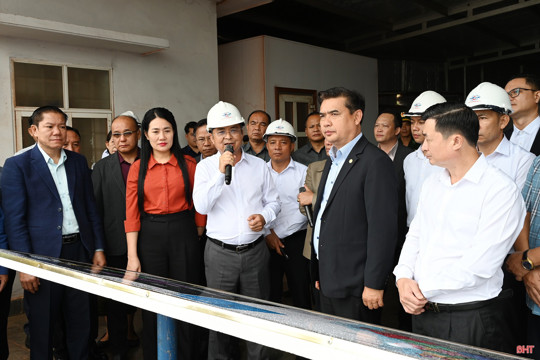 Đoàn đại biểu cấp cao tỉnh Khăm Muồn tham quan Khu Kinh tế Vũng Áng 