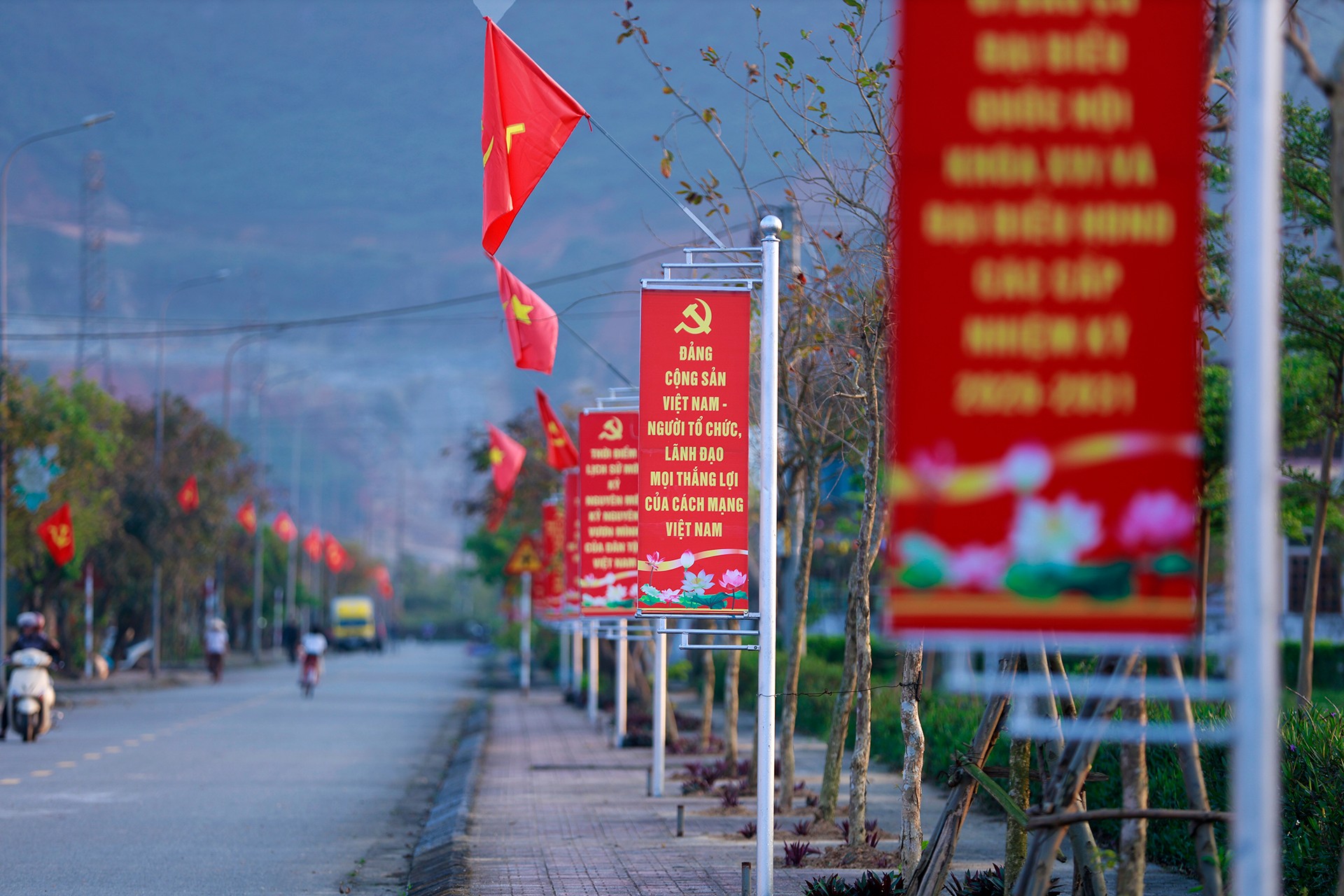 Rực rỡ cờ hoa đón ngày hội lớn ở các phường phía Nam Hà Tĩnh