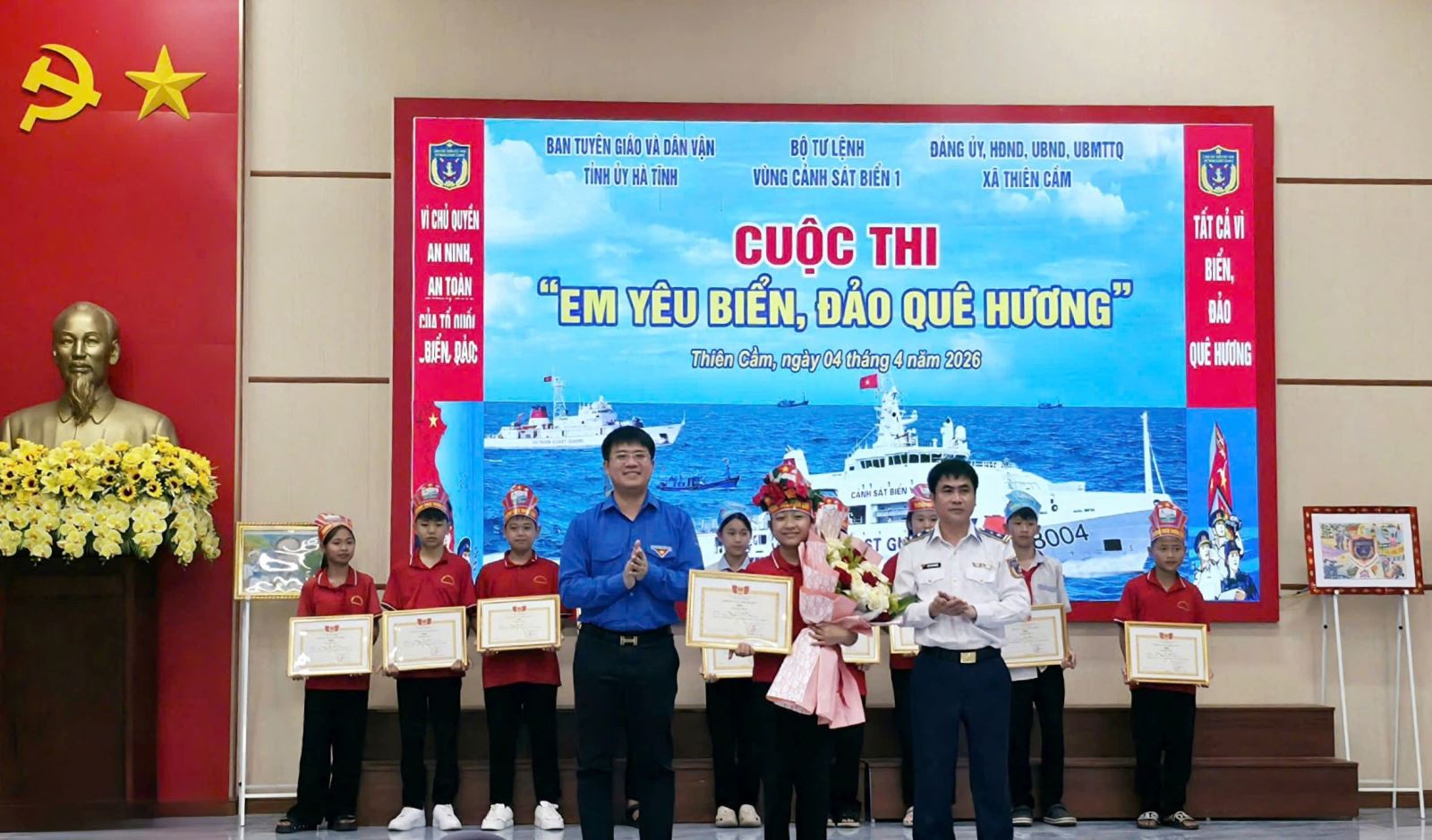 Lan tỏa tình yêu biển đảo quê hương cho học sinh Hà Tĩnh