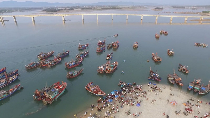 Kinh nghiệm du lịch biển Thiên Cầm Hà Tĩnh hoang sơ yên ả 12