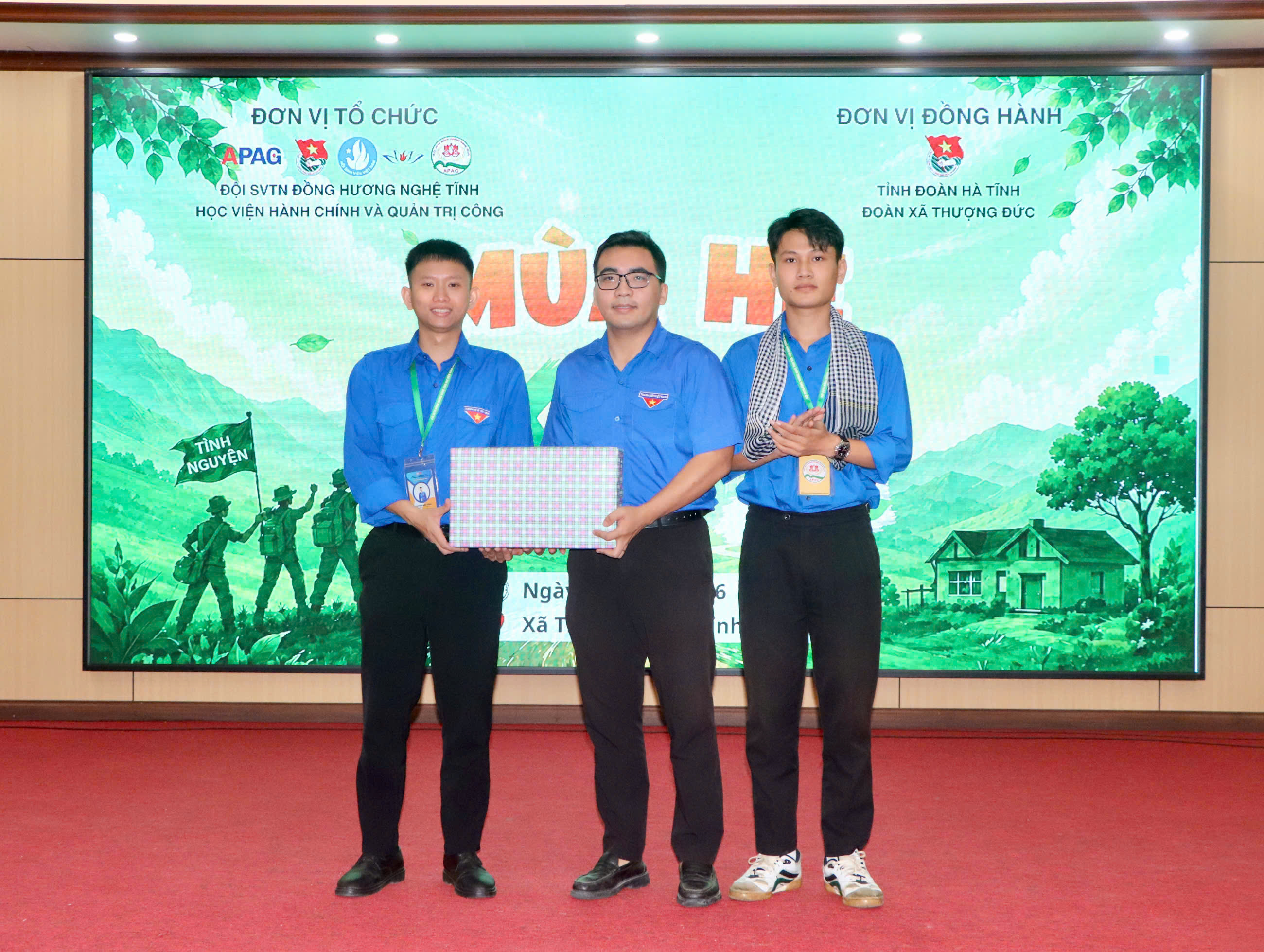 Sôi nổi lễ ra quân Chiến dịch Mùa hè xanh năm 2026 tại xã Thượng Đức