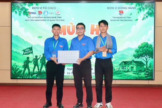Sôi nổi lễ ra quân Chiến dịch Mùa hè xanh năm 2026 tại xã Thượng Đức