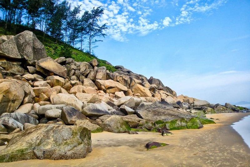 Kinh nghiệm du lịch biển Thiên Cầm Hà Tĩnh hoang sơ yên ả 6