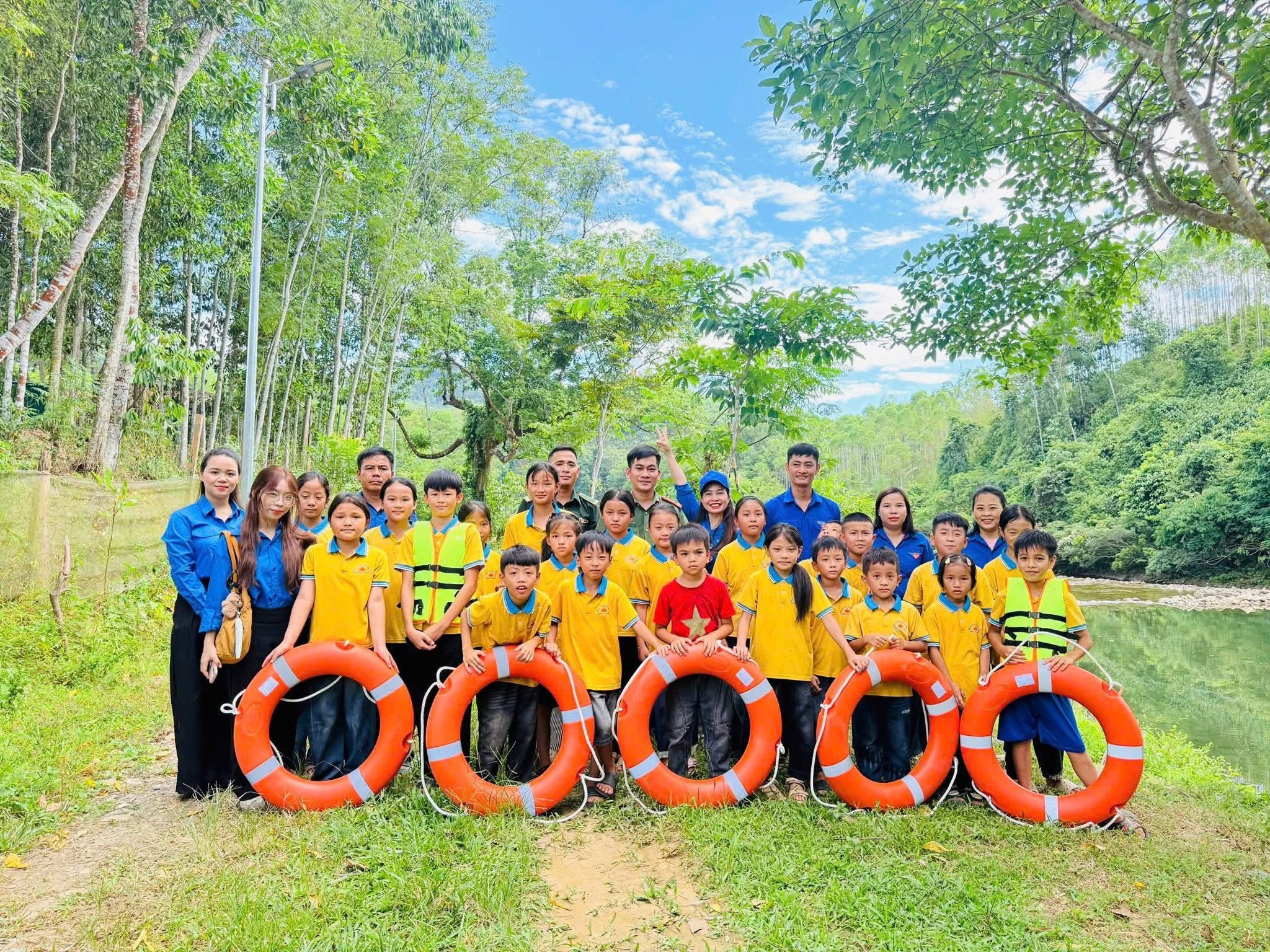 Tuổi trẻ Hương Khê đồng hành cùng thiếu nhi trong mùa hè an toàn