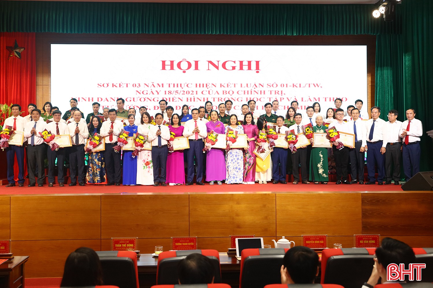 Hà Tĩnh vinh danh 42 điển hình học và làm theo Bác giai đoạn 2021-2024
