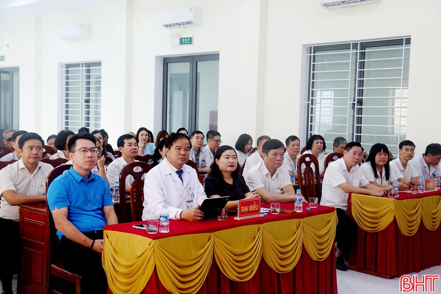 Các đại biểu tham dự chương trình. 9-2424.jpg