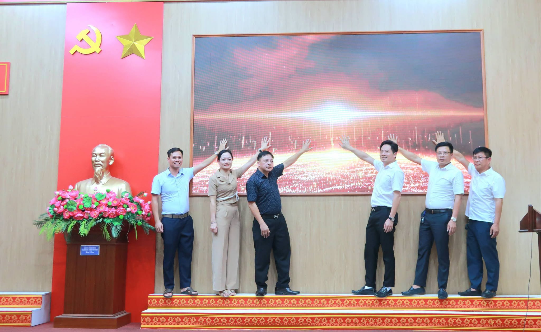 Xã Đồng Lộc đẩy mạnh chuyển đổi số, nâng cao chất lượng phục vụ người dân