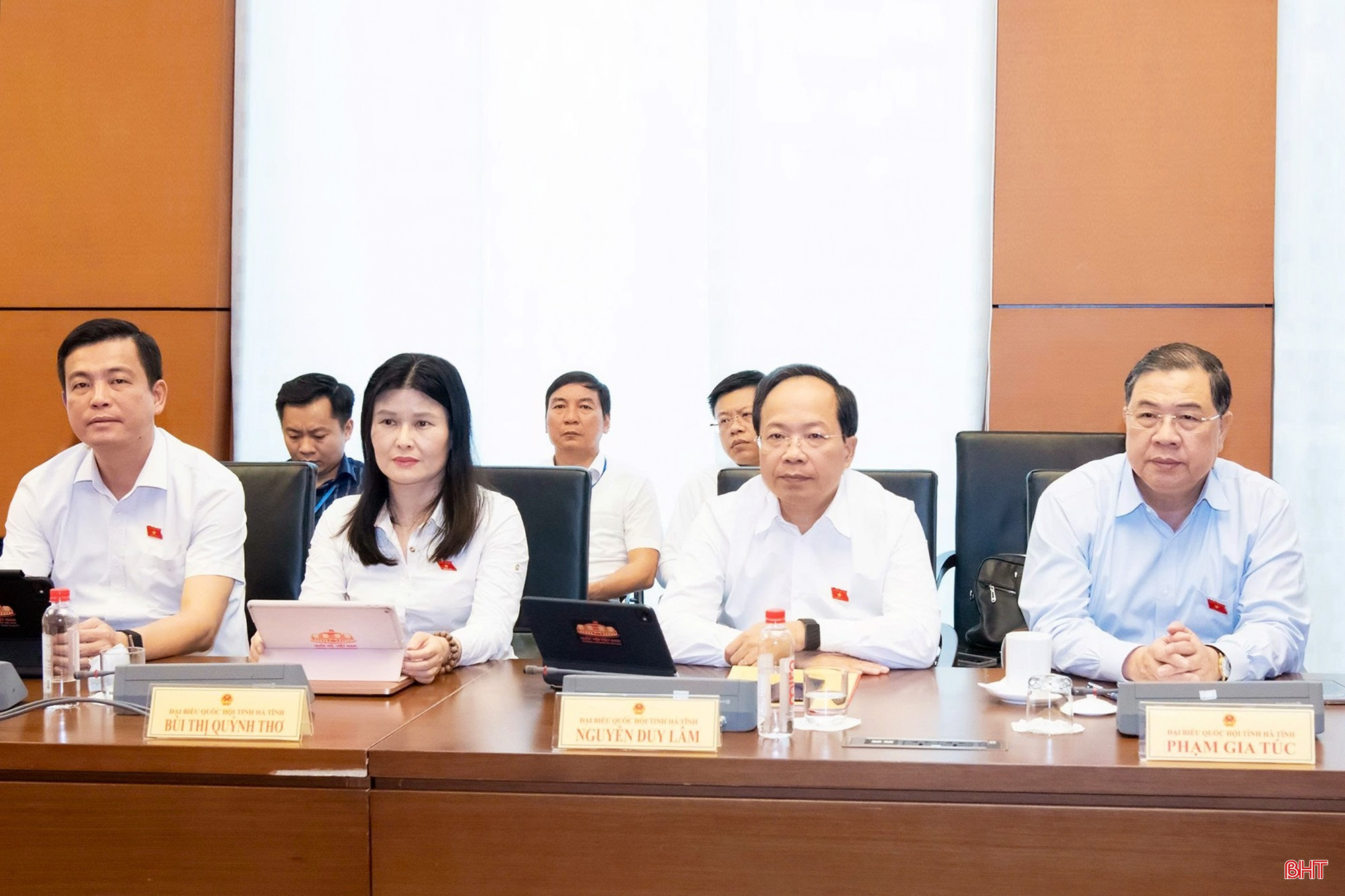 Các đồng chí: Phạm Gia Túc - Ủy viên Bộ Chính trị, Phó Thủ tướng Thường trực Chính phủ; Nguyễn Duy Lâm - Ủy viên Trung ương Đảng, Bí thư Tỉnh ủy, Trưởng đoàn ĐBQH tỉnh và các đại biểu thuộc Đoàn ĐBQH Hà Tĩnh tham dự phiên thảo luận. bqbht_br_anh-qh-24.jpg