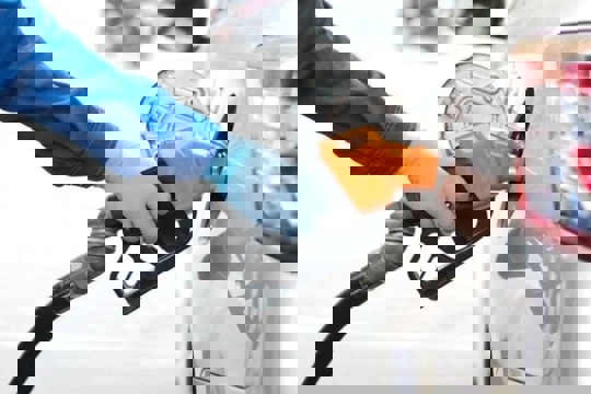 Giảm thuế đối với xăng, dầu từ 24 giờ ngày 26/3/2026