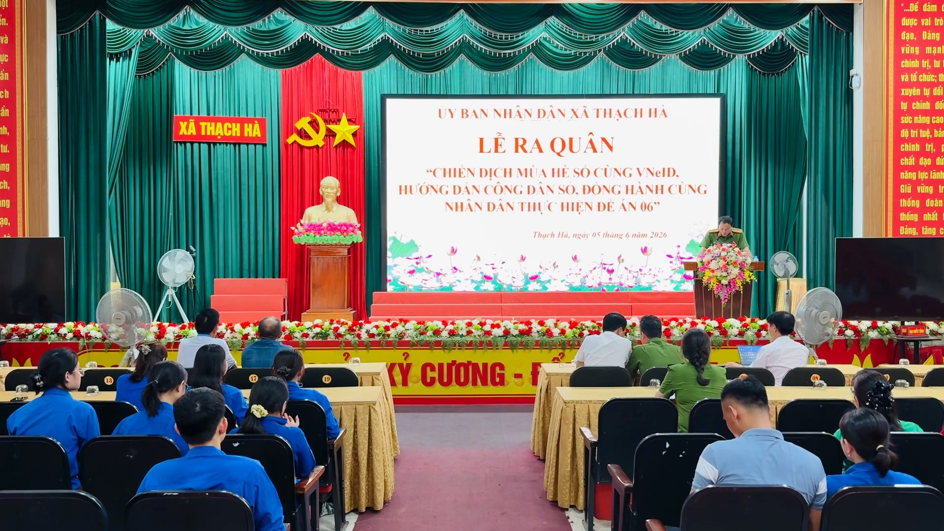 Xã Thạch Hà triển khai “Chiến dịch mùa hè số cùng VNeID"