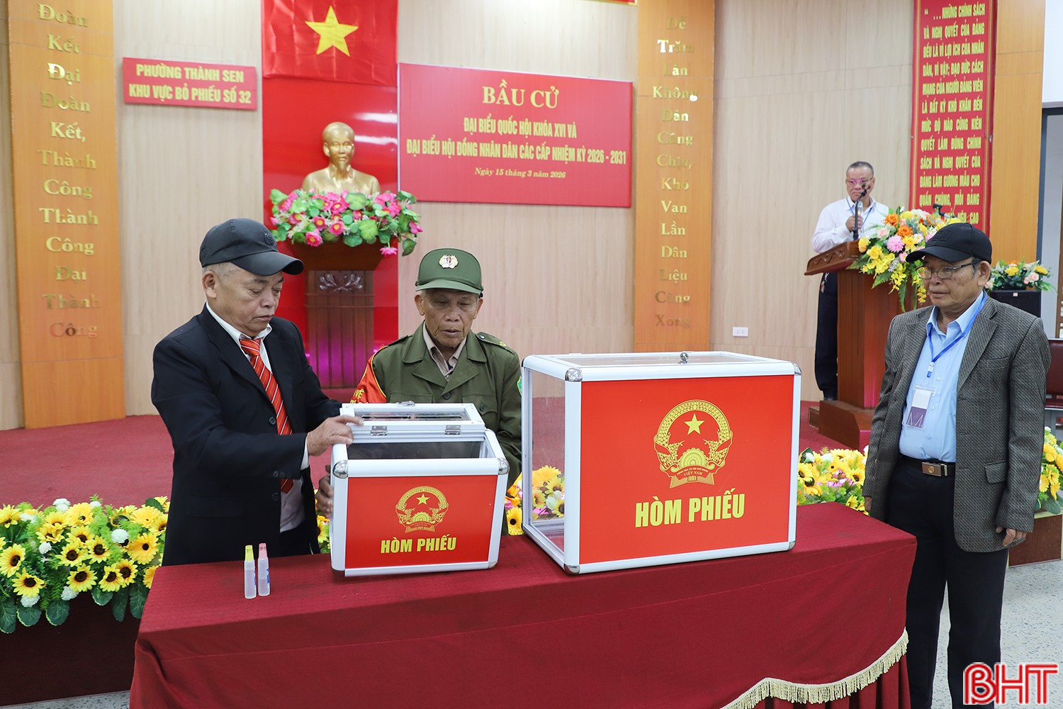 Khu vực bầu cử số 32, phường Thành Sen có 1.847 cử tri tham gia bầu cử. Công tác tổ chức được thực hiện nghiêm túc, đúng quy định, đảm bảo trang trọng và thuận tiện cho cử tri tham gia bỏ phiếu. Sau khi ban tổ chức thông qua nội quy, quy chế bầu cử và tiến hành kiểm tra, niêm phong hòm phiếu, các cử tri bắt đầu tham gia bỏ phiếu.