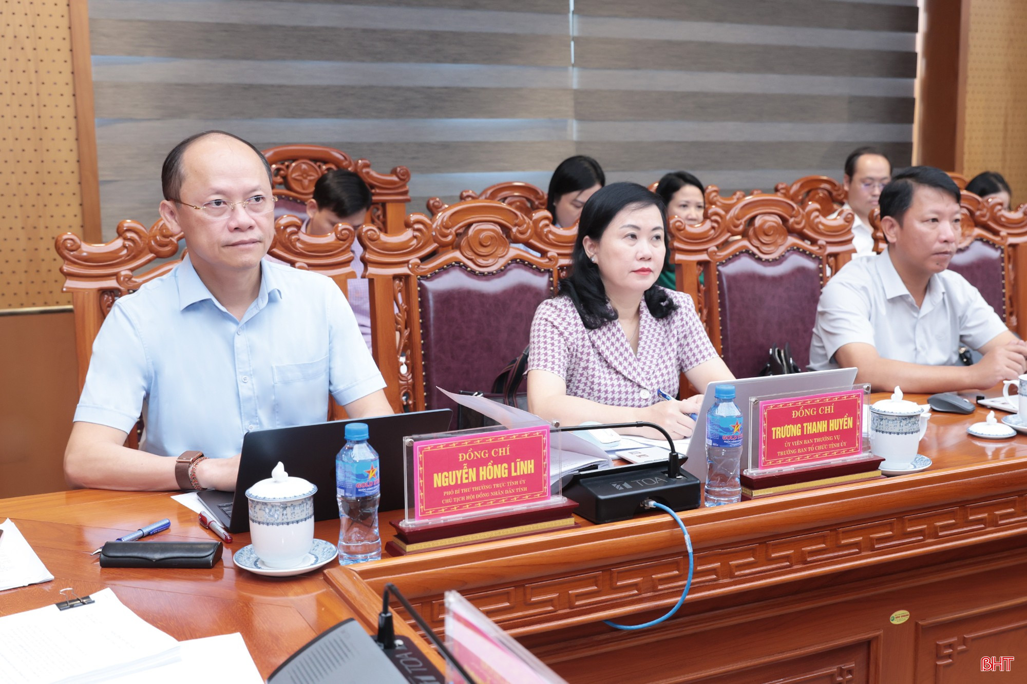 Đồng chí Nguyễn Hồng Lĩnh – Phó Bí thư Thường trực Tỉnh ủy, Chủ tịch HĐND tỉnh cùng đại biểu tham dự cuộc họp. bqbht_br_nguyen-hong-linh.jpg