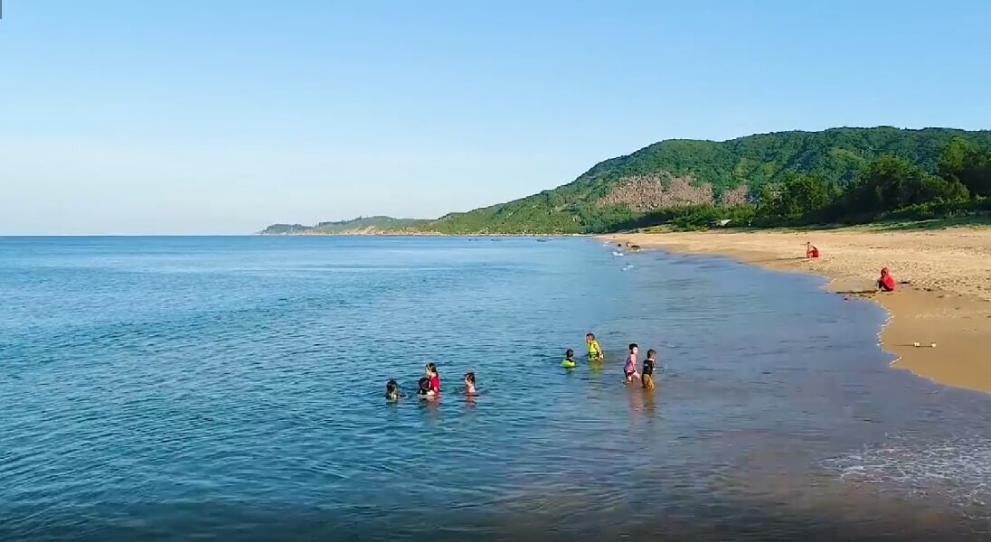 Biển Kỳ Xuân xanh biếc