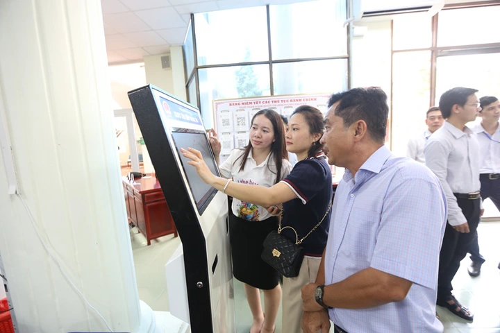Hà Tĩnh yêu cầu bảo đảm giải quyết thủ tục hành chính trực tuyến thông suốt, không gián đoạn