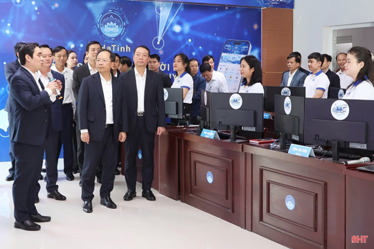 Gần 1 tháng vận hành, i-HaTinh tiếp nhận hơn 1.000 phản ánh từ người dân