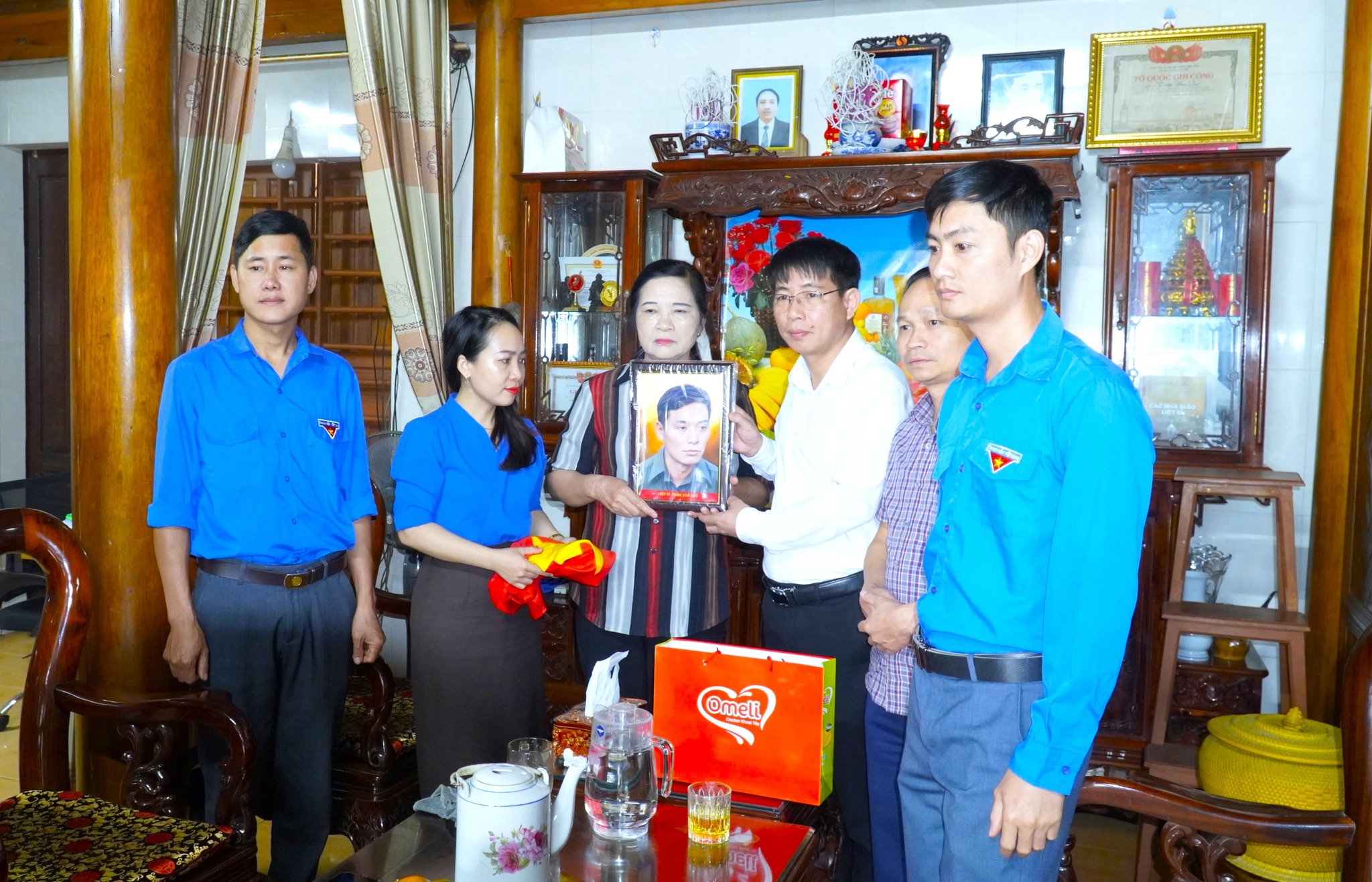Trao di ảnh phục dựng chân dung liệt sĩ – Nghĩa cử tri ân sâu sắc tại xã Hương Khê