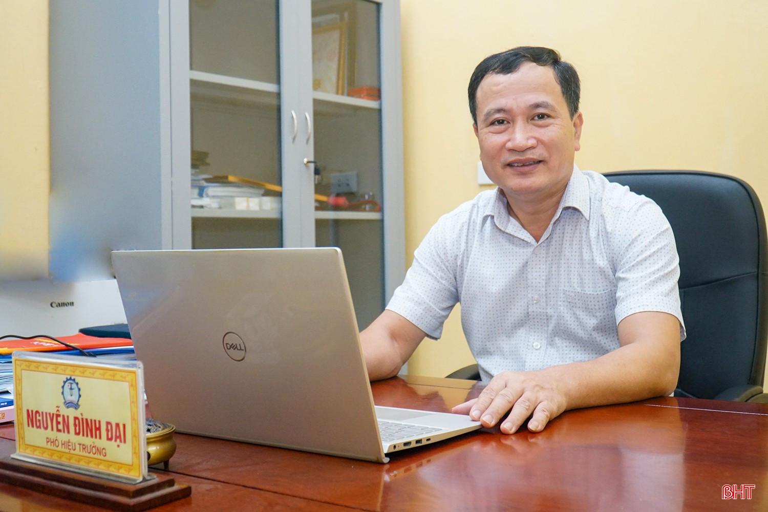 Ông Nguyễn Đình Đại – Phó Hiệu trưởng Trường Cao đẳng Công nghệ Hà Tĩnh trao đổi về việc ứng dụng AI trong đào tạo nghề, giúp người học thích ứng với yêu cầu mới của thị trường lao động. bqbht_br_thay-dai-truong-cd.jpg