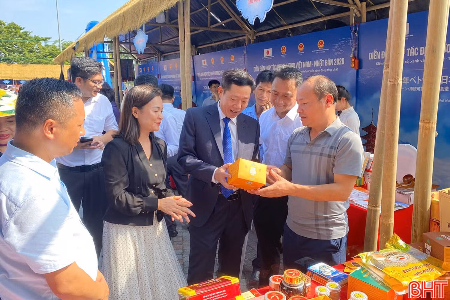 Sản phẩm kẹo cu đơ Lệ Phương tham gia khu trưng bày gian hàng bên lề Diễn đàn Hợp tác địa phương Việt Nam - Nhật Bản năm 2026.