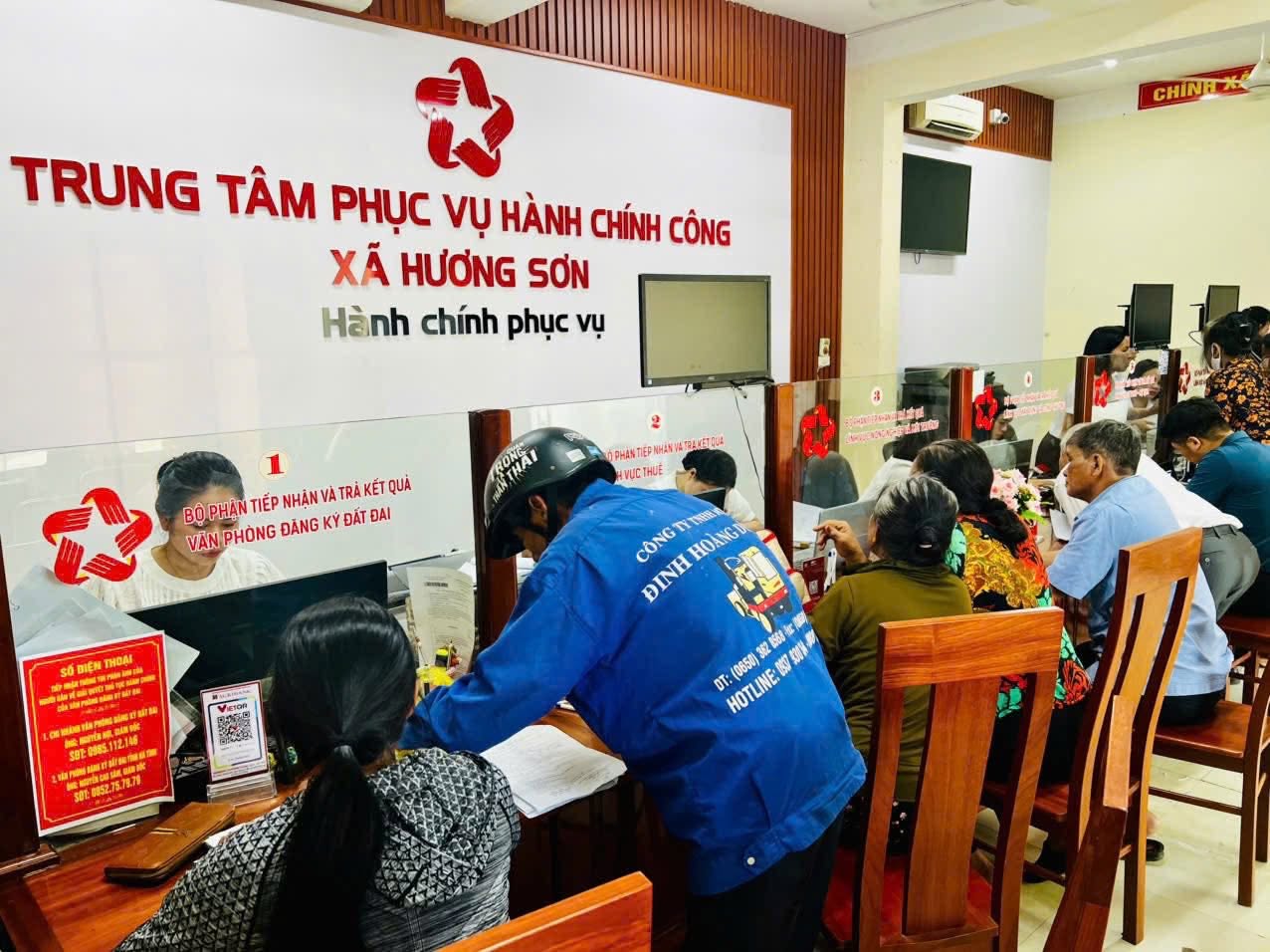 Hà Tĩnh ban hành chính sách hỗ trợ đặc thù  đối với cán bộ Trung tâm Phục vụ hành chính công, mức cao nhất 2 triệu đồng/tháng
