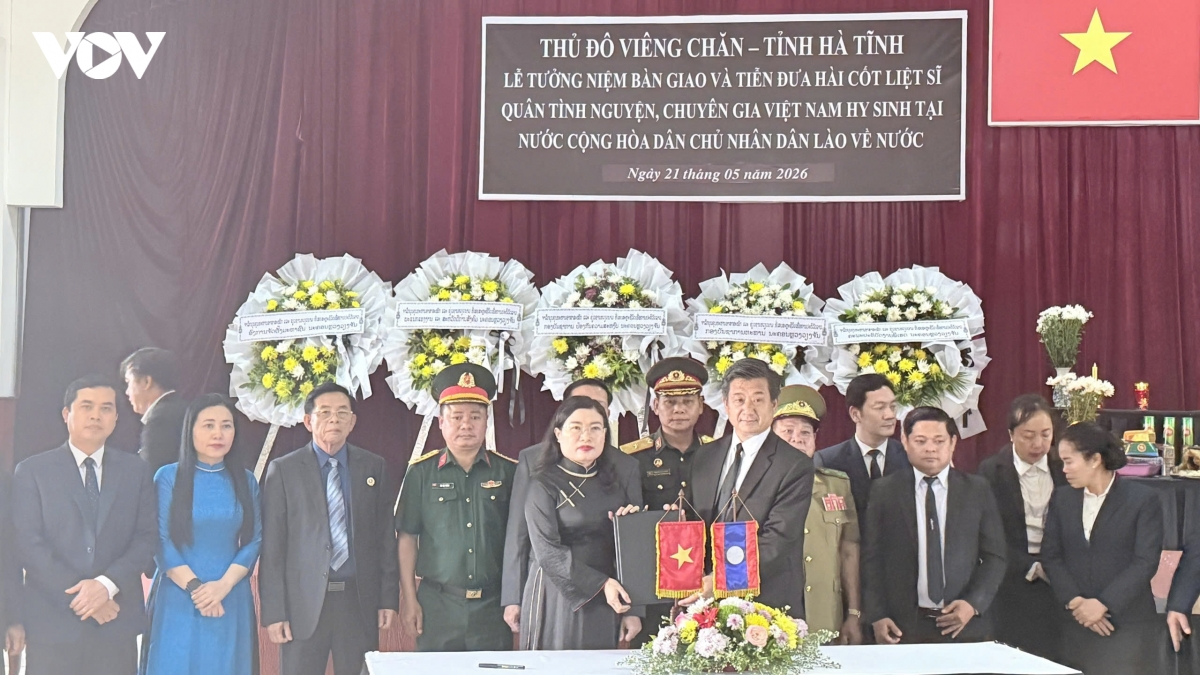 Lào coi tìm kiếm, quy tập hài cốt liệt sĩ Việt Nam là nhiệm vụ thiêng liêng