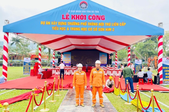 Công ty Điện lực Hà Tĩnh đảm bảo cấp điện phục vụ Lễ khởi công các trường nội trú liên cấp khu vực biên giới
