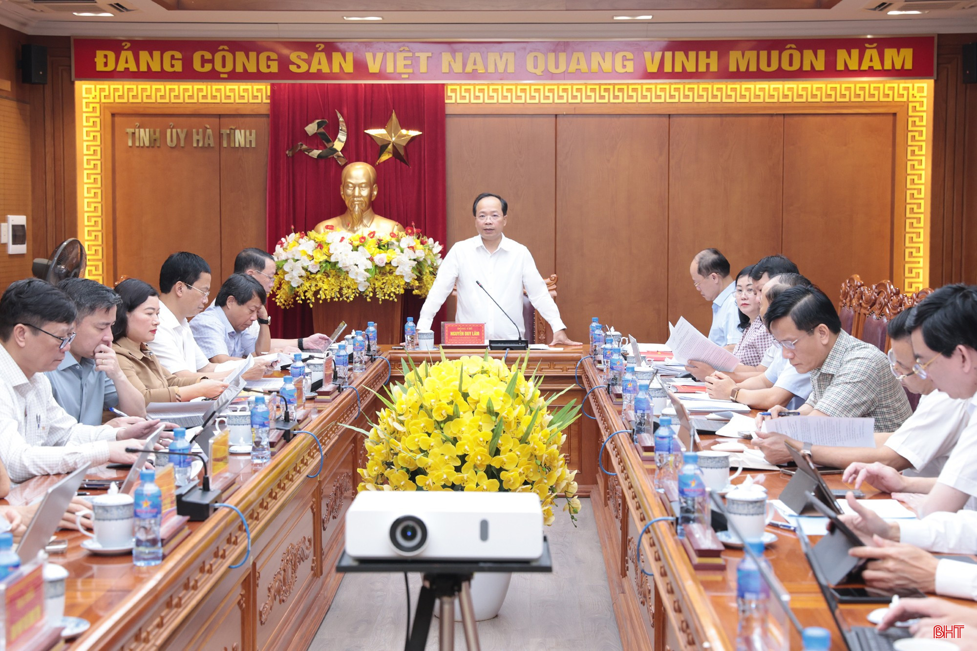 Thường trực Tỉnh ủy tổ chức họp để nghe và cho ý kiến về một số nội dung thuộc thẩm quyền. bqbht_br_toan-canh.jpg