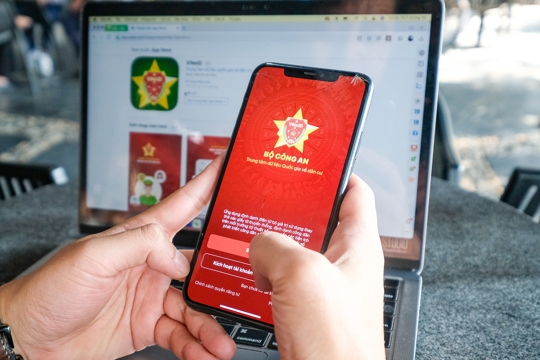 Chấm dứt yêu cầu xuất trình căn cước bản cứng khi đã tích hợp trên VNeID 