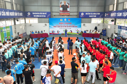 Sôi nổi Hội thao Công ty Điện lực Hà Tĩnh lần thứ XI