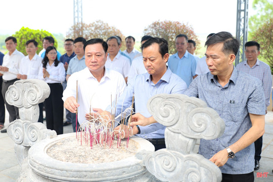 Trang trọng lễ giỗ lần thứ 95 của Tổng Bí thư Trần Phú 