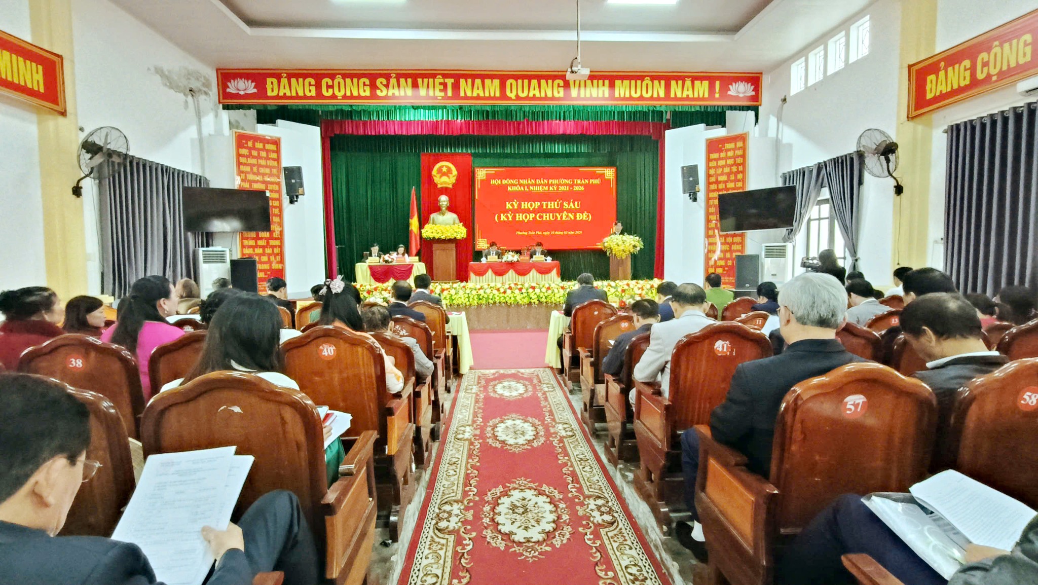 HĐND phường Trần Phú họp chuyên đề, xem xét và thông qua kế hoạch đầu tư công giai đoạn 2026–2030