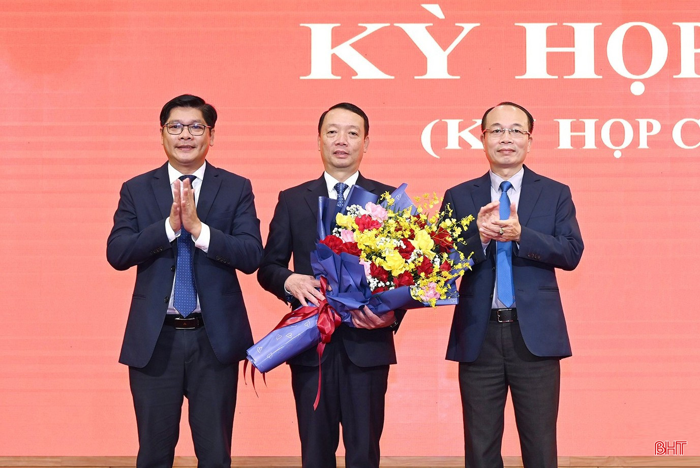 Danh sách chủ tịch và phó chủ tịch khóa mới của 31 tỉnh, thành phố