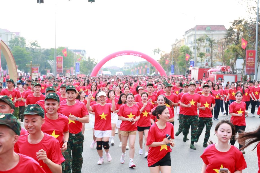 Hưởng ứng phong trào ngày hội “Mỗi người dân lựa chọn ít nhất một môn thể thao phù hợp để tập luyện thường xuyên”