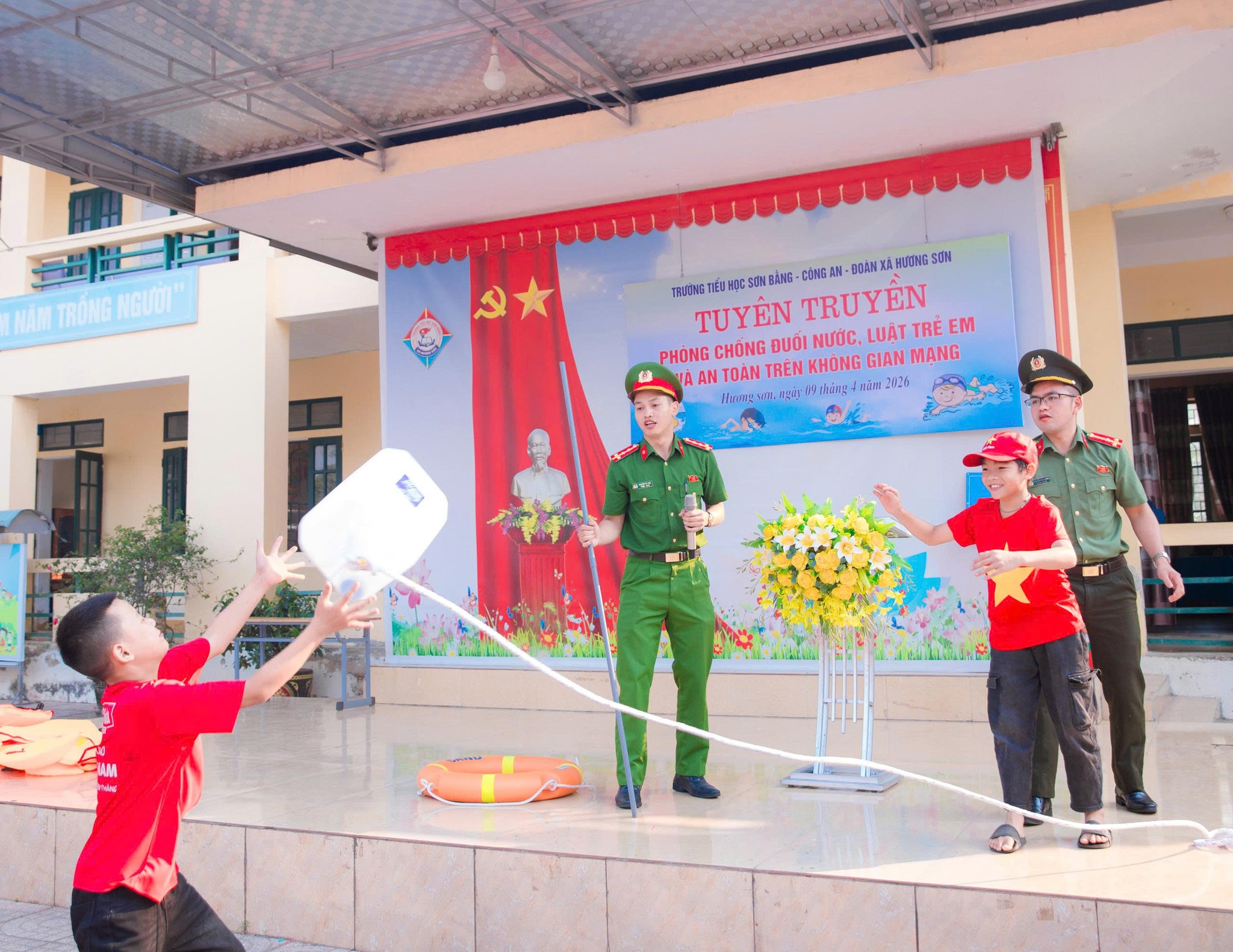 Tăng cường kỹ năng an toàn cho học sinh Trường Tiểu học Sơn Bằng